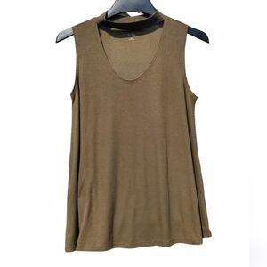 A.n.a Green Keyhole Tank Top